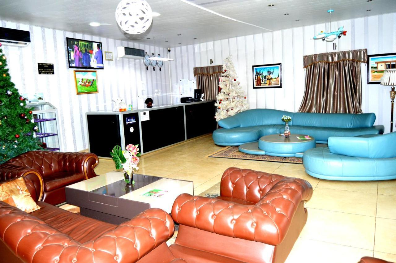 Complexe Hotelier Olympe Korhogo Exterior photo
